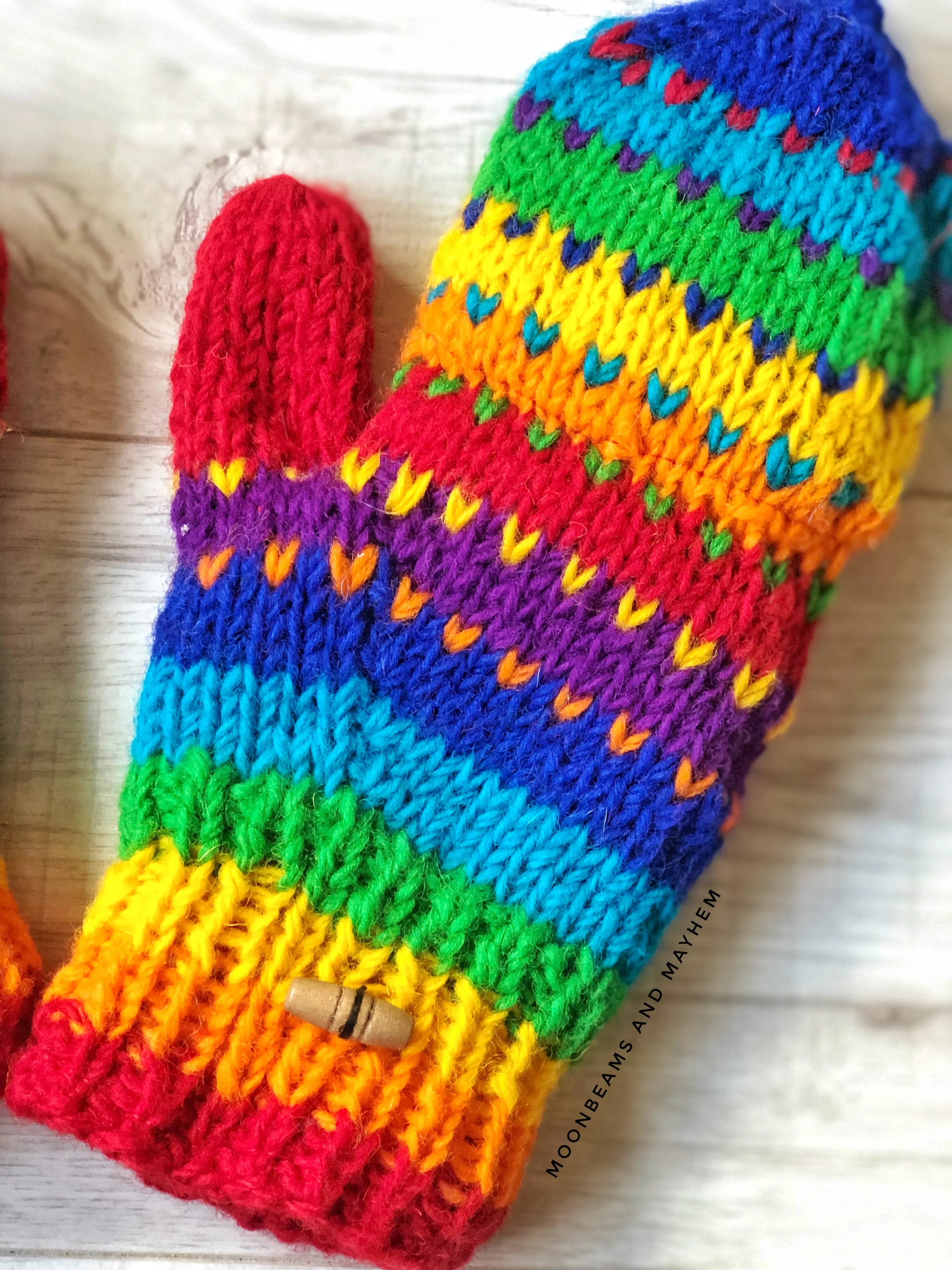 FABULOUS FLEECE LINED RAINBOW SNUGGLE GLOVES / MITTENS