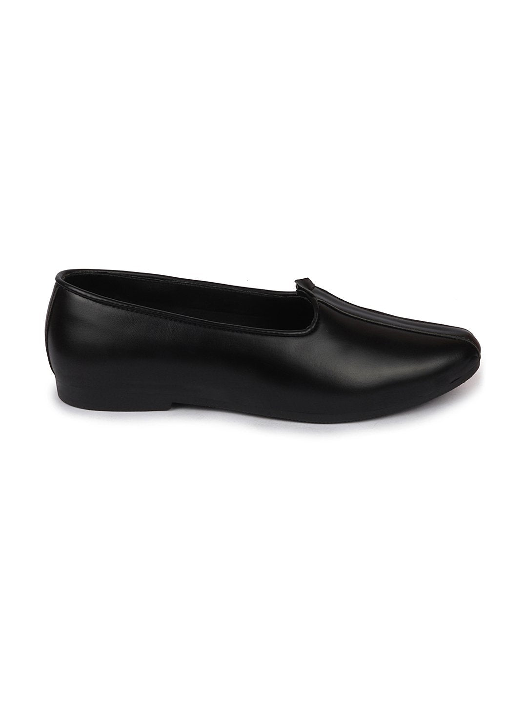 Men Ethnic Black Slip On Juttis and Mojaris