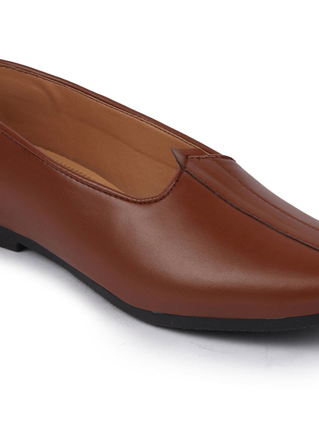 Men Ethnic Tan Slip On Juttis and Mojaris