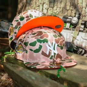 New York Yankees Duck Camo Neon Orange Undervisor World Series Side Patch Fitted Cap | Camo Tan 59Fifty Cap