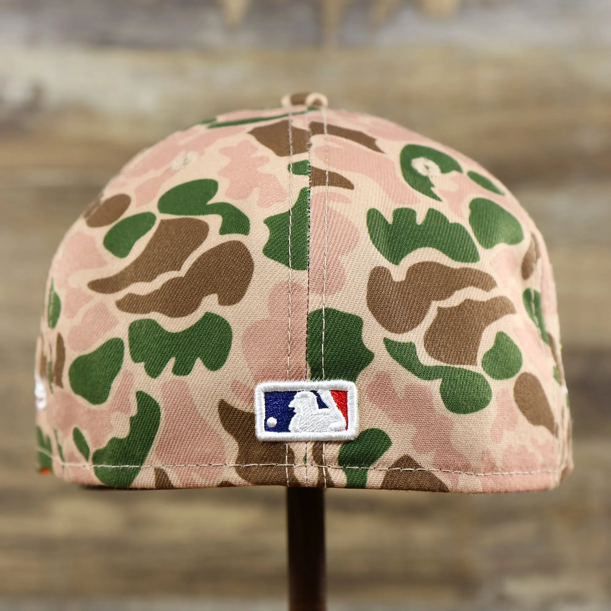 New York Yankees Duck Camo Neon Orange Undervisor World Series Side Patch Fitted Cap | Camo Tan 59Fifty Cap