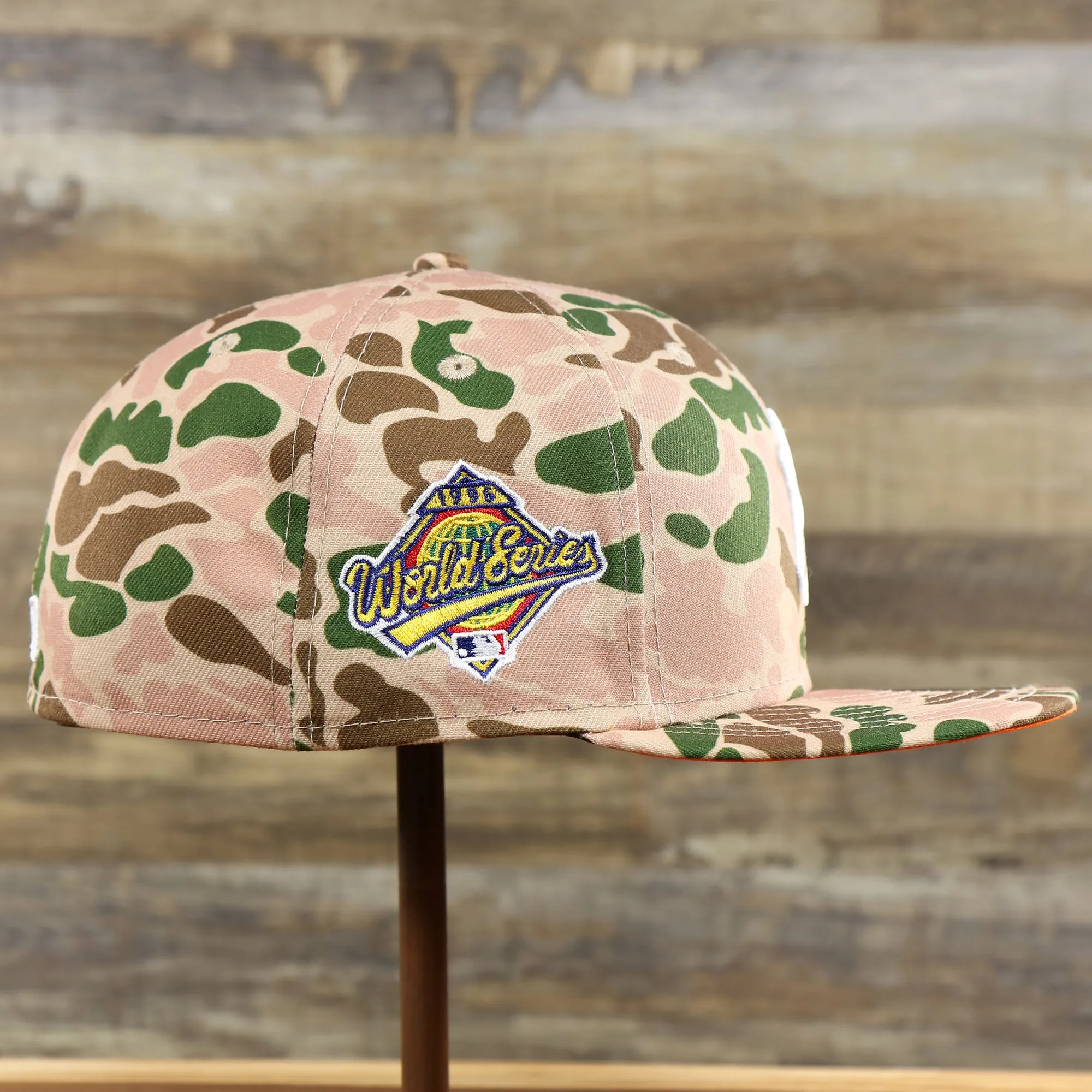 New York Yankees Duck Camo Neon Orange Undervisor World Series Side Patch Fitted Cap | Camo Tan 59Fifty Cap